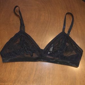 Black adjustable straps bralet